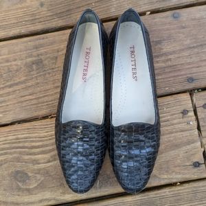 Trotters Liz Loafers